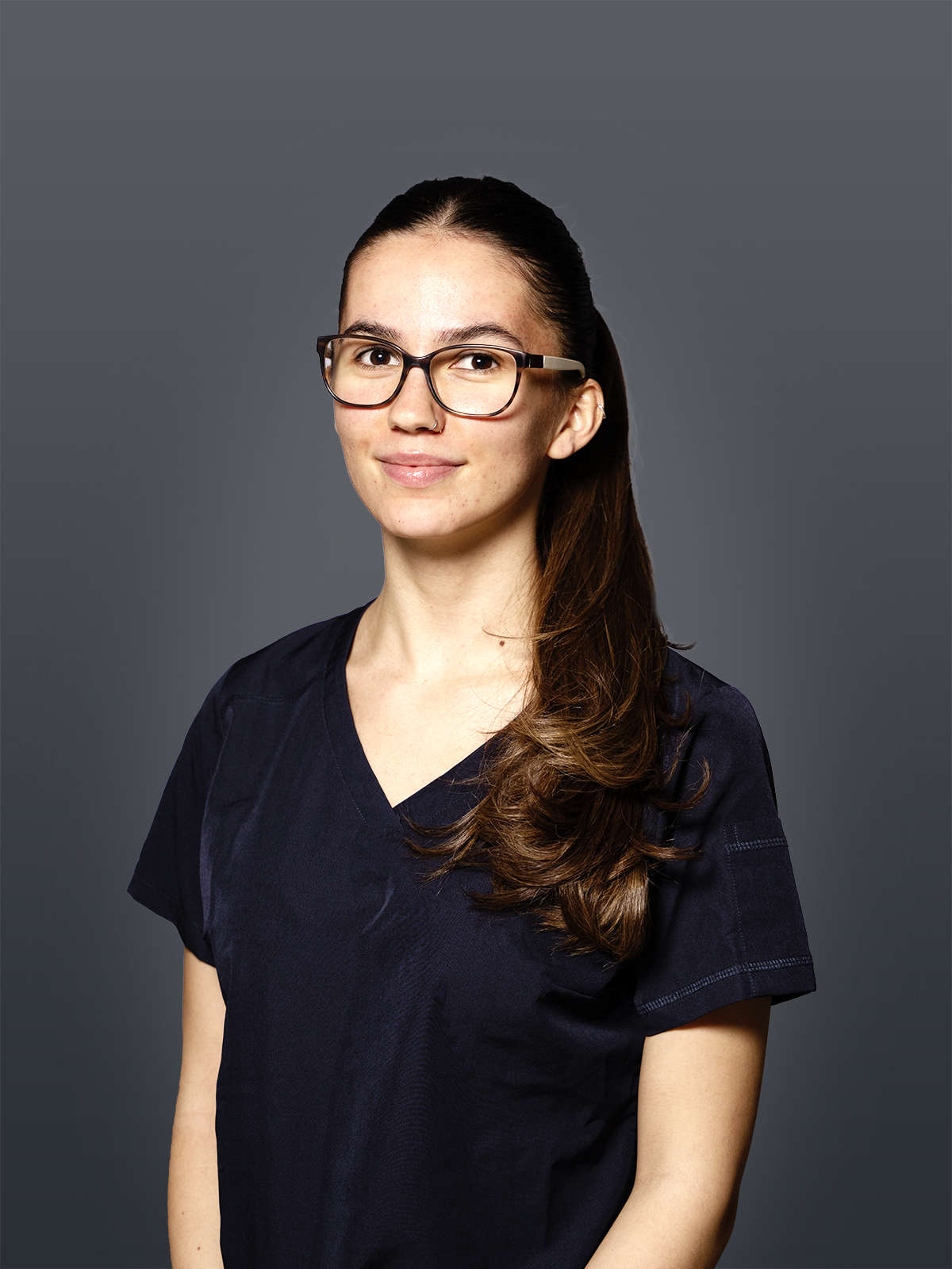 Skinmed_Dermatologie_Portrait_Liburna_Foniqi